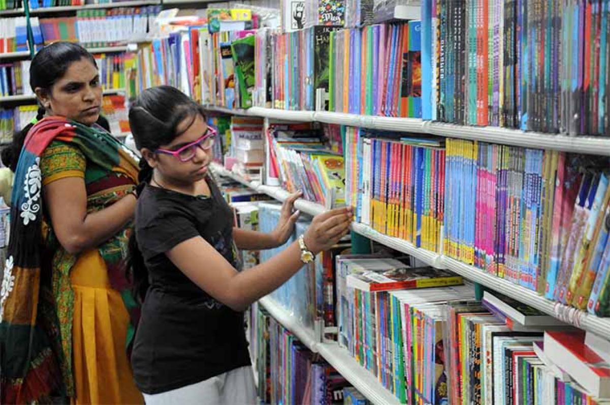 Koti book vendors stare at heavy losses